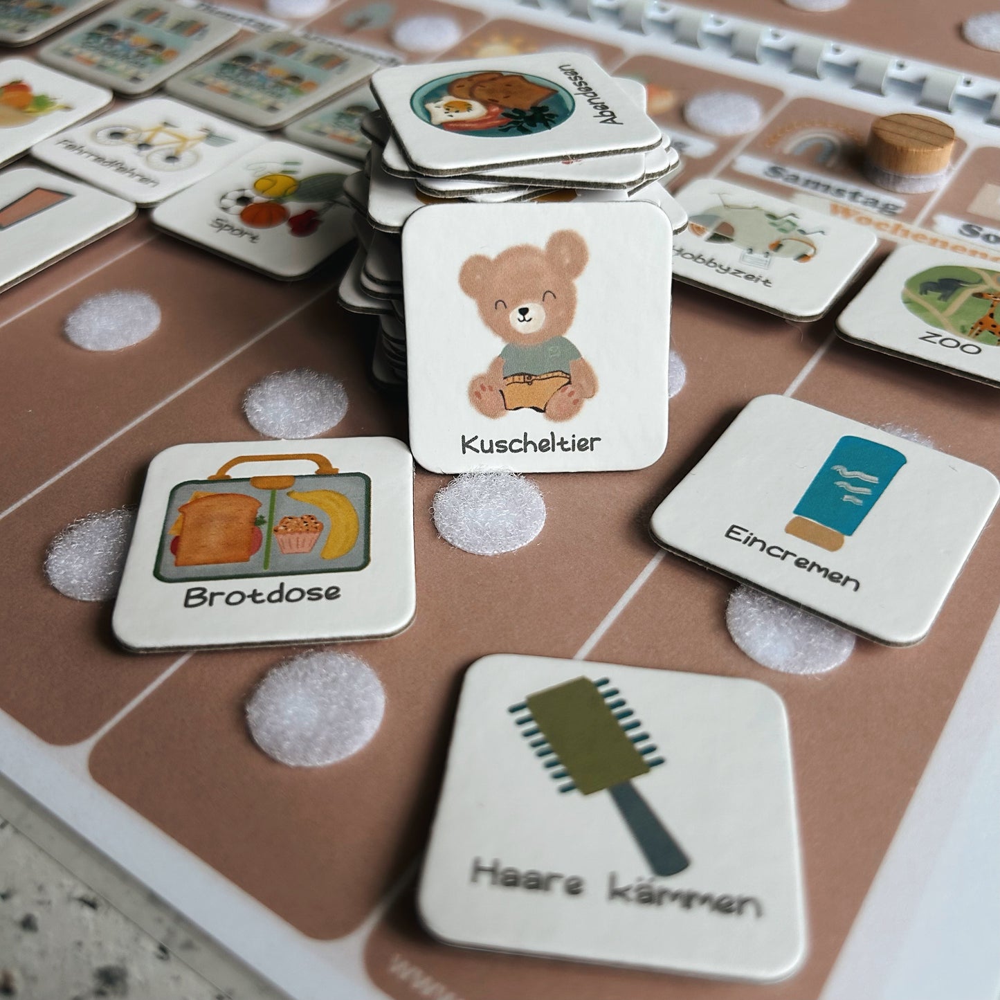 Kinder Wochenplan und Tagesplan Set | MEGA Wochenplaner mit Kärtchen & Klettpunkten